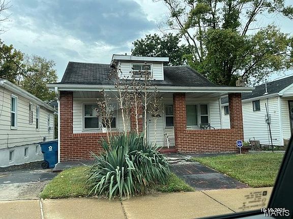 3rd image of 7008 Garesche Ave