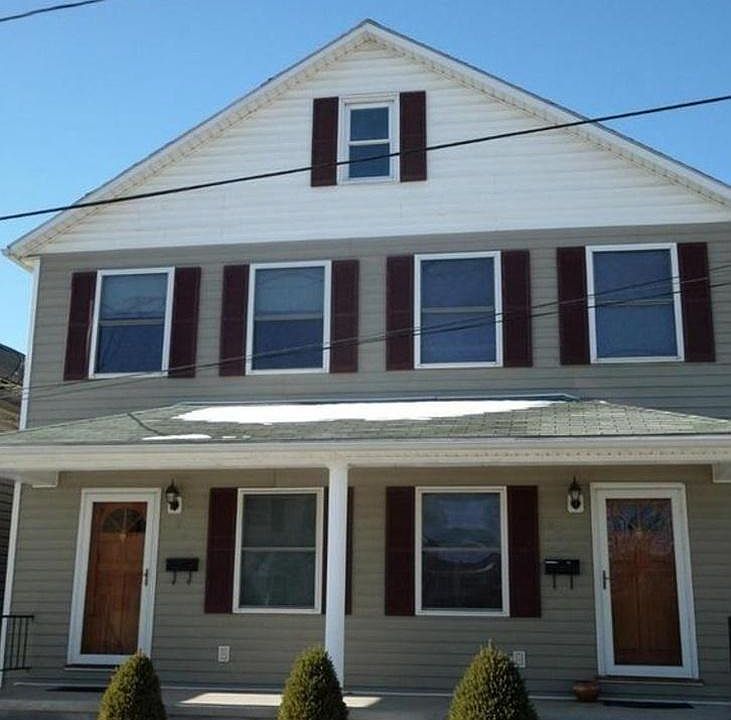 1st image of 227 Oak St