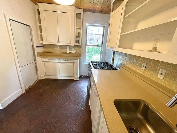 3rd image of 428 E 18th St #3