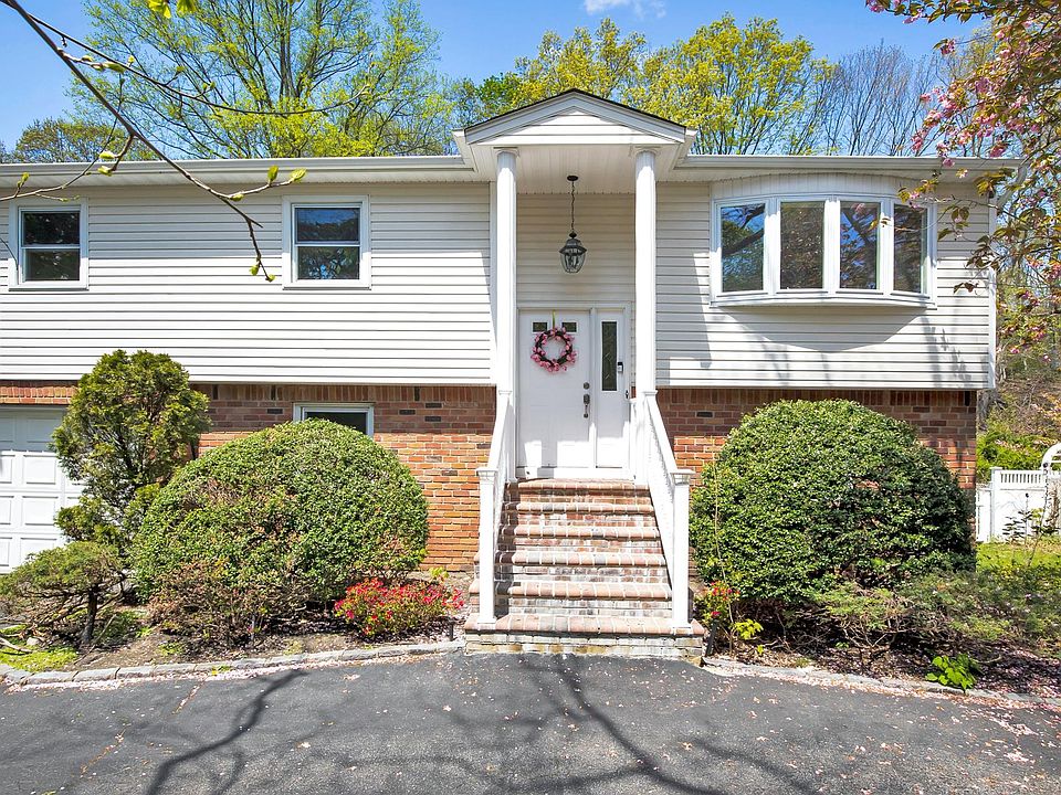 1st image of 179 Woodbury Rd