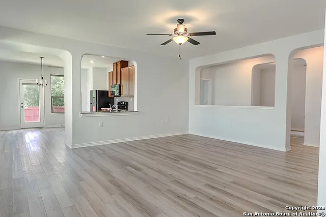 3 bed, 2.0 bath, 1516 sqft, $2,150 — Photo 4