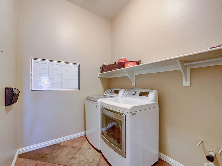 4221 S Danyell Dr — Photo 34