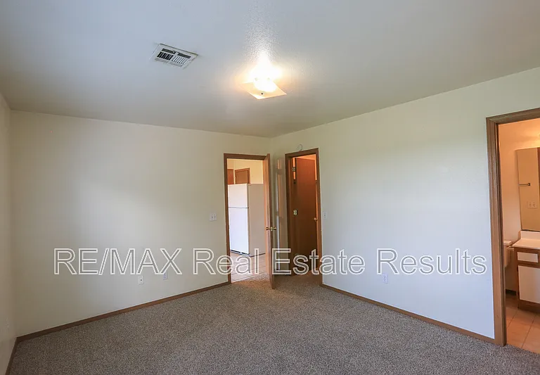 2223 W Roselawn St — Photo 12