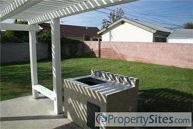 4th image of 1415 N San Antonio Ave