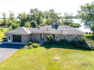 37633 N Frank Ct, Spring Grove, IL 60081