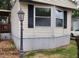 200 Carroll St #20, Pawnee, IL 62558