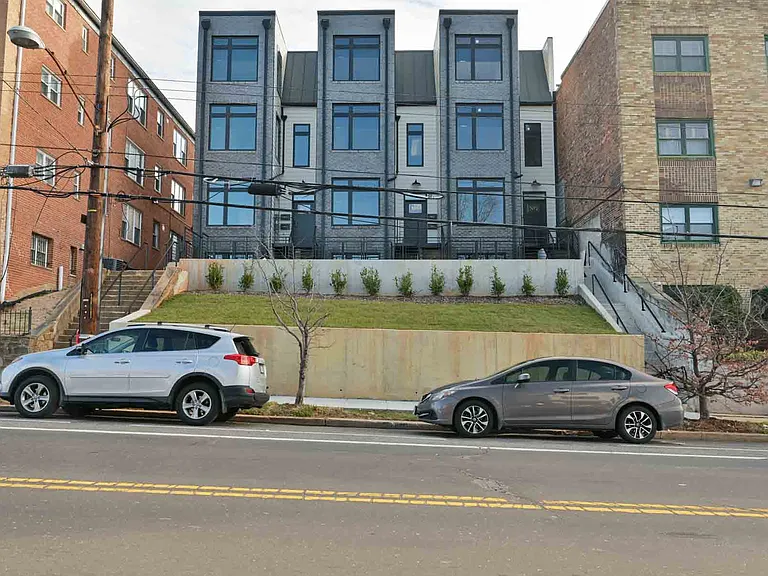 2641 4th St NE #2 — Photo 64
