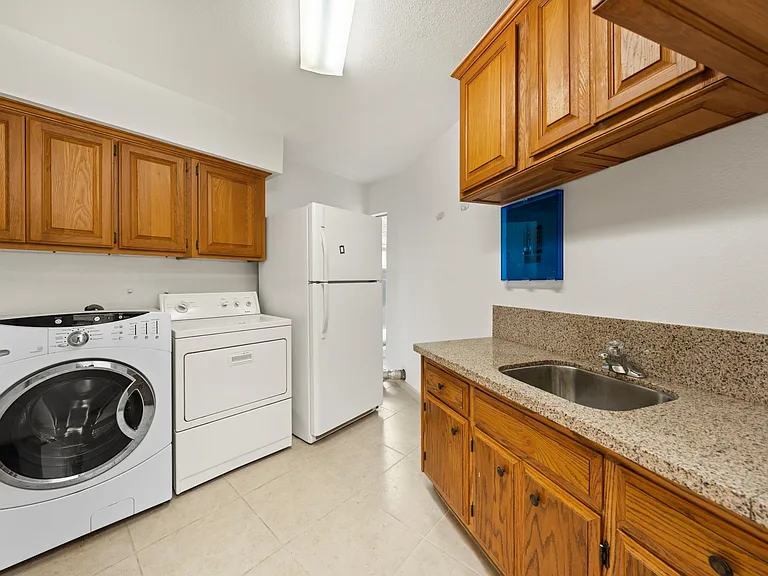 401 Moseley Rd — Photo 13
