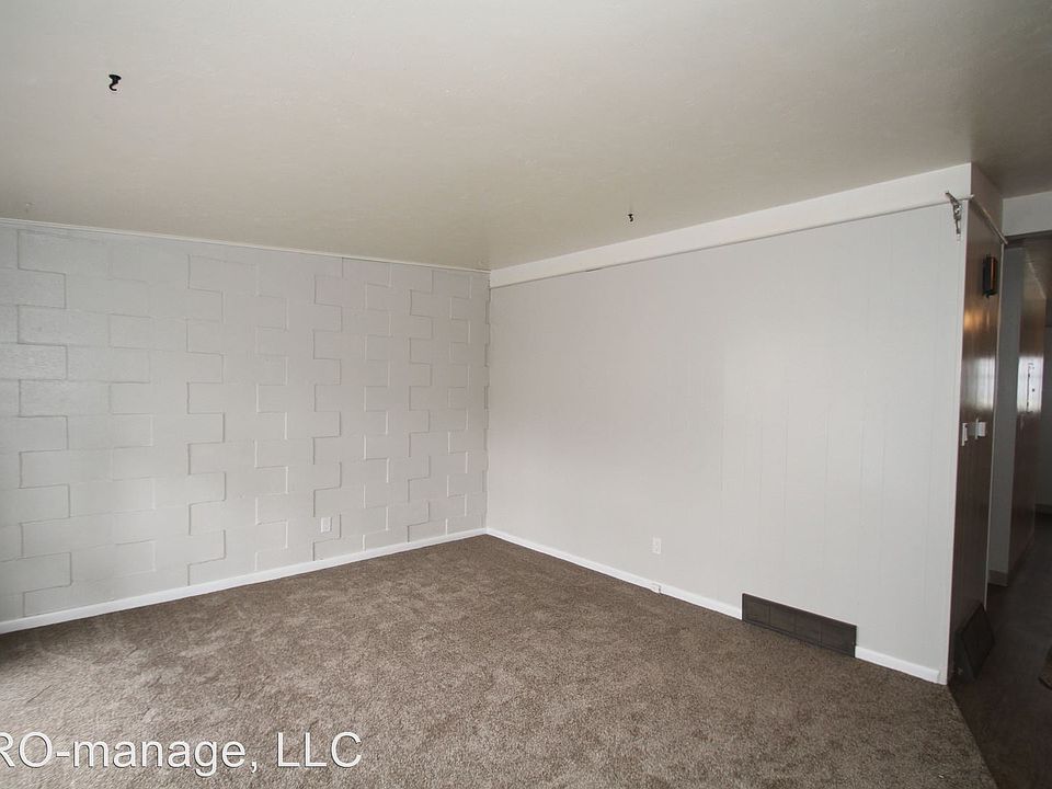 1st image of 366 Walnut St APT 4