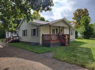 815 West St, Three Rivers, MI 49093