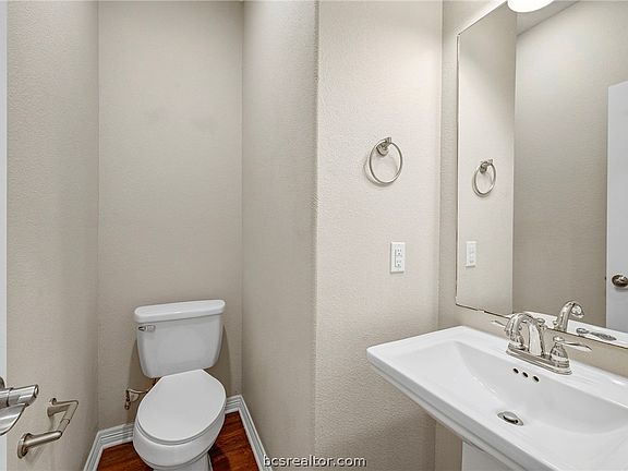 5th image of 2143 Big River St