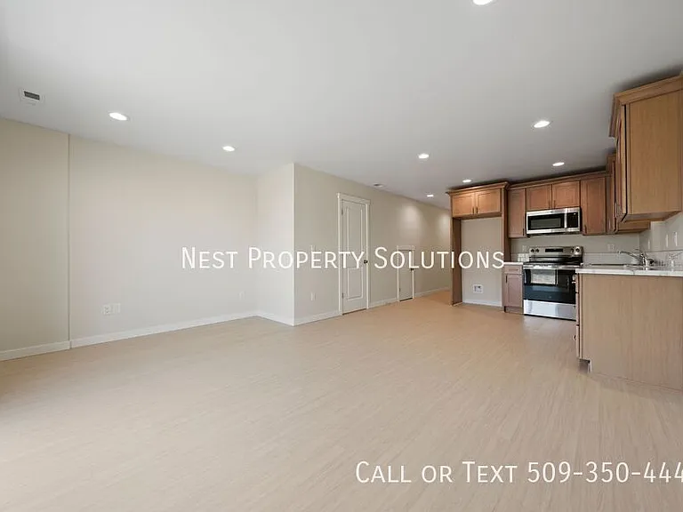 1613 W Lee St #C — Photo 4