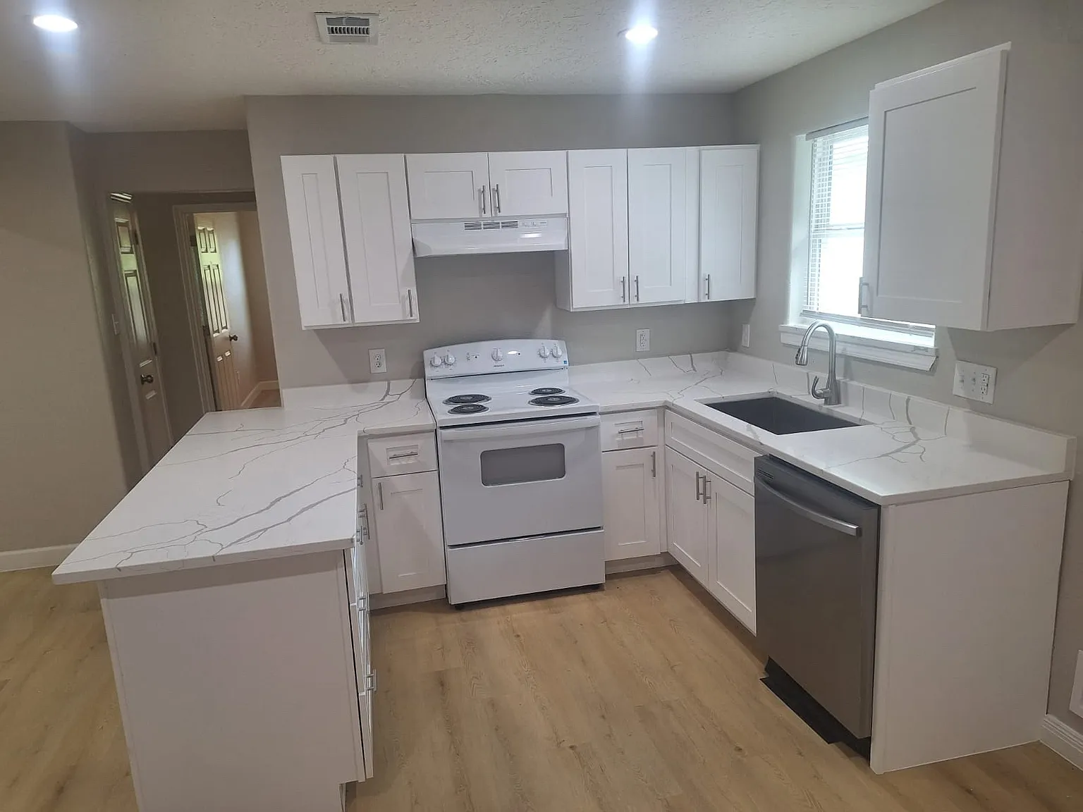 4 bed, 1148 sqft, $1,500 — Photo 4