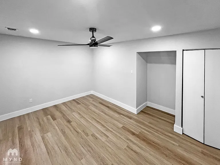1215 Spring Lake Dr — Photo 22