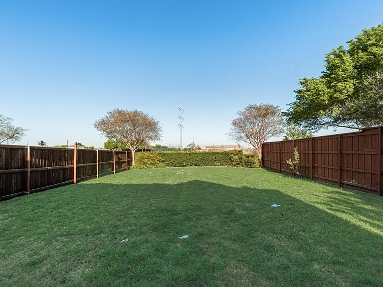 7578 Seawood Dr — Photo 32