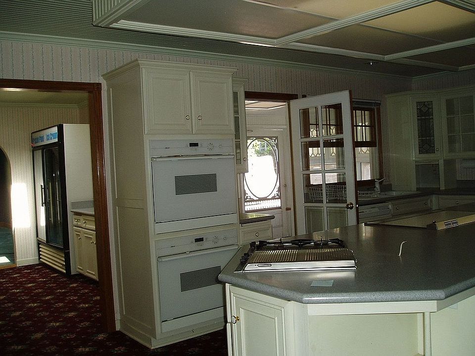 Kitchen Facing Back Door