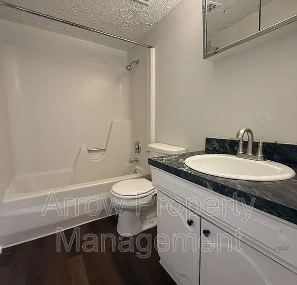 2338 Lynn St #12 — Photo 5