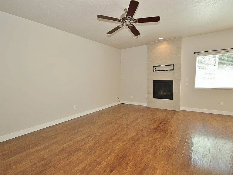 5052 N Alworth St — Photo 5