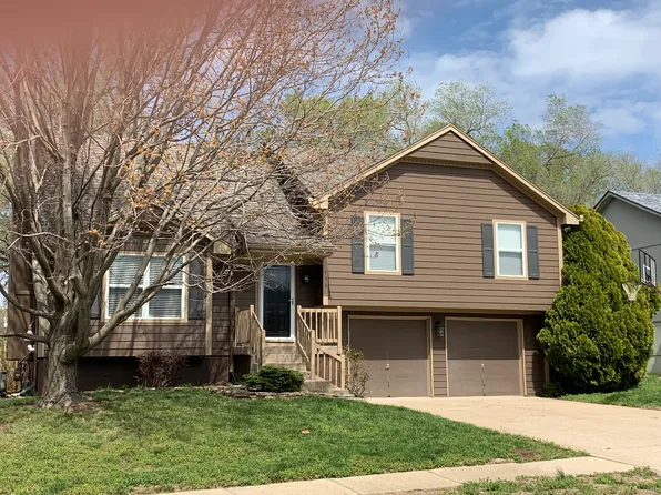 936 SW Daney Dr, Lees Summit, MO 64081