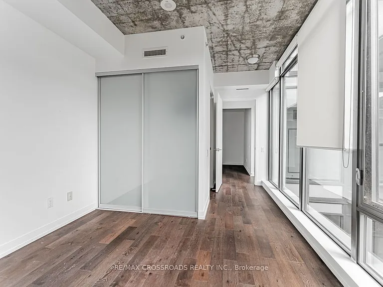 560 King St W #524 — Photo 21