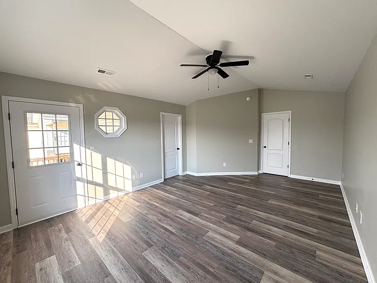 407 Triton Ln — Photo 10