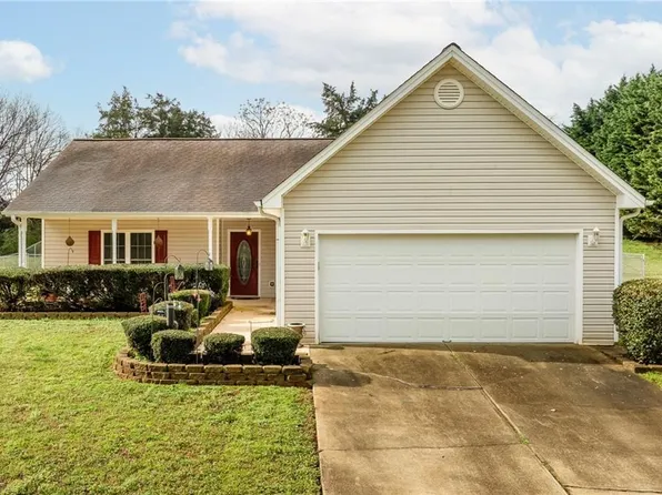 715 Summerfield Rd, Winder, GA 30680