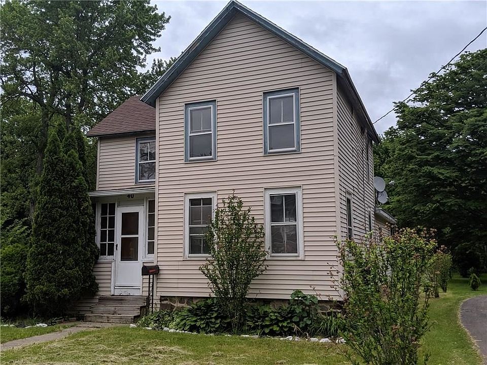 1st image of 40 Carlton St
