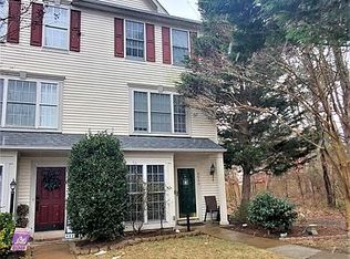 8865 Benchmark Ln, Bristow, VA 20136