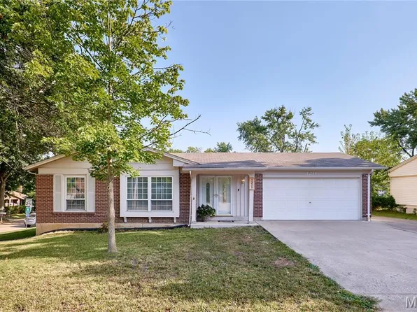1211 Big Bend Rd, Ballwin, MO 63021