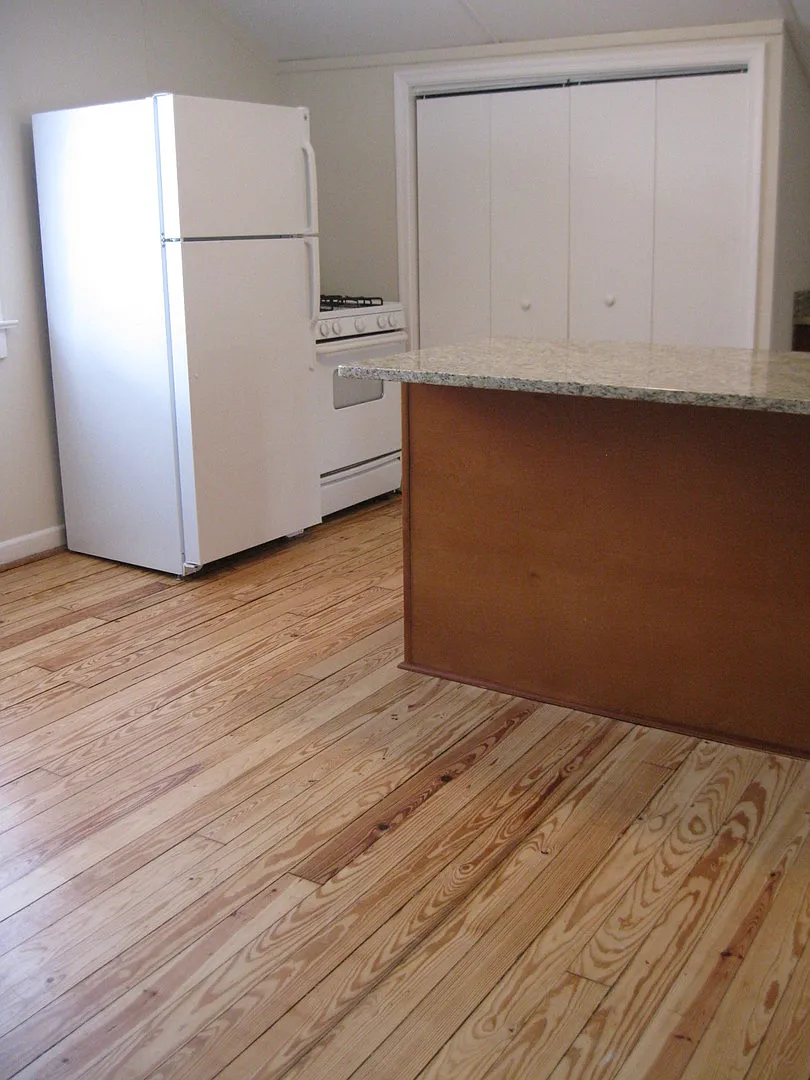 710 Virginia Ave — Photo 3