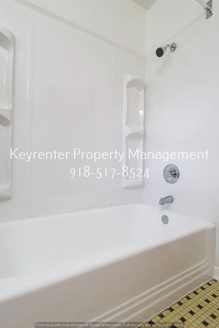 Stunning 3 Bed 1.5 Bath on quiet Cul De Sac! — Photo 3