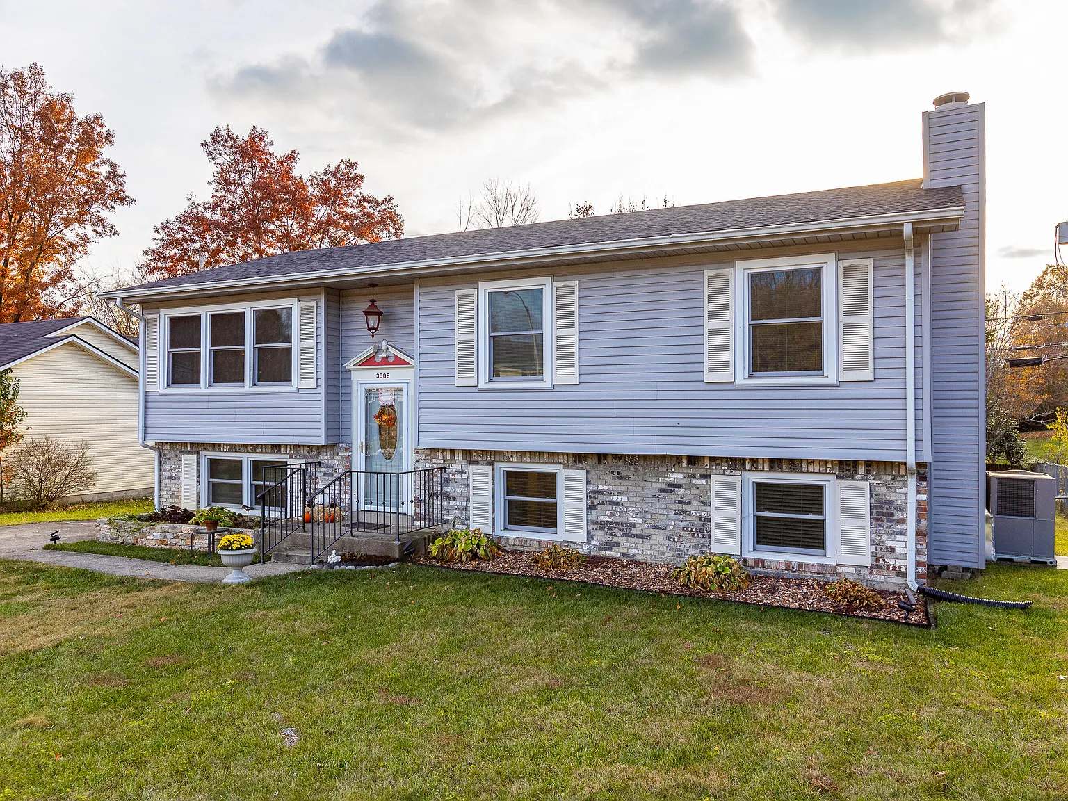 4 bed, 2.0 bath, 2654 sqft, $2,275 — Photo 3