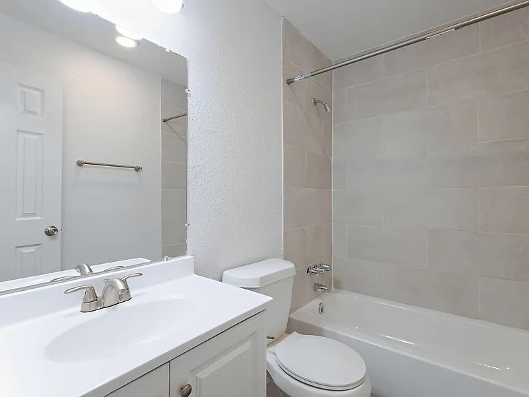 Ambassador Apartments — Photo 39