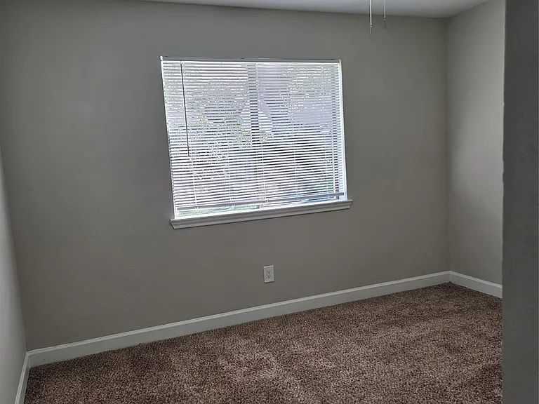 14743 Charlmont Dr — Photo 15