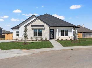 916 Morgan St, Hewitt, TX 76643