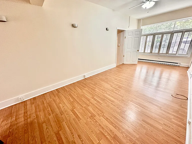 3652 Midvale Ave #1 — Photo 13