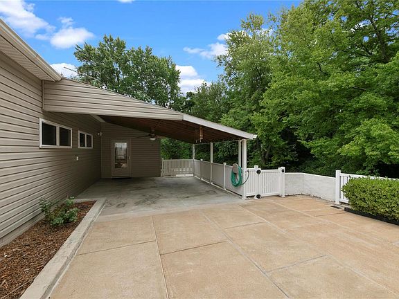 3rd image of 746 Wachtel Ave