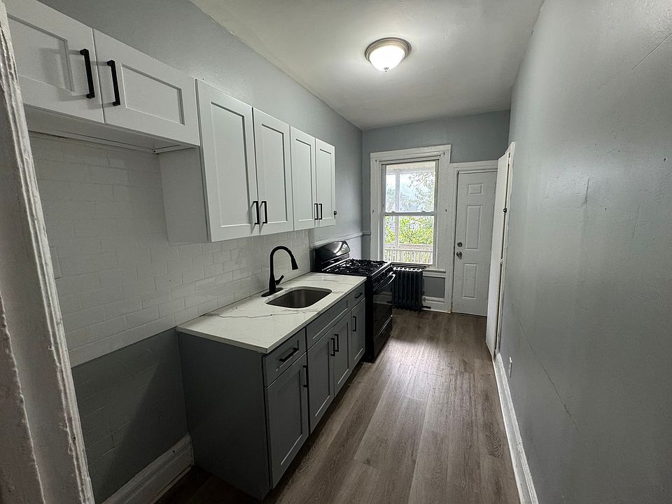 1st image of 35 Shepard Ave #11C