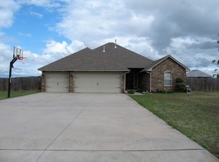 2216 Angus Cir, Newcastle, OK 73065