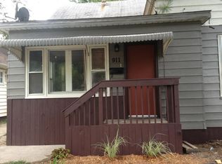 911 N 12th St, Springfield, IL 62702