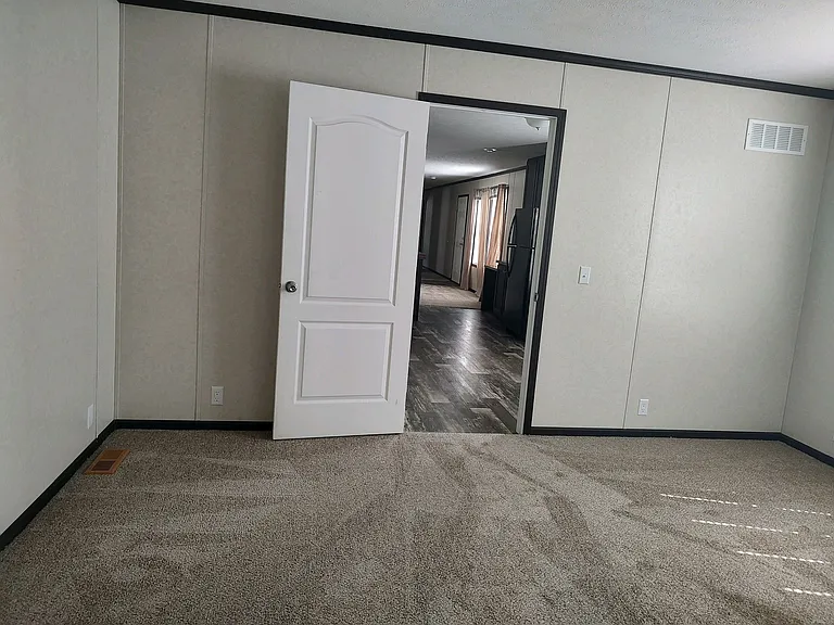Avon Lakes Estates — Photo 28