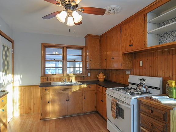 3rd image of 20435 County Road 43 NW