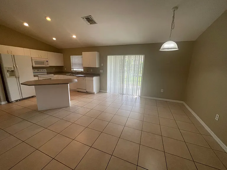 kitchen living_06142022