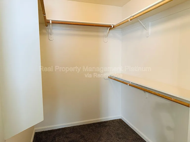 220 River Point — Photo 20