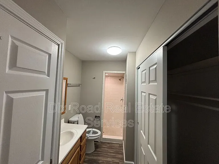 7914 Woody Hollow Dr — Photo 21