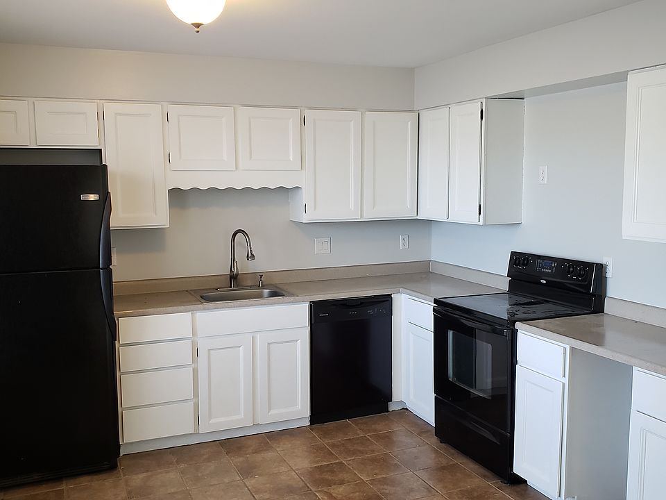 2nd image of 5925 S Sultan Cir