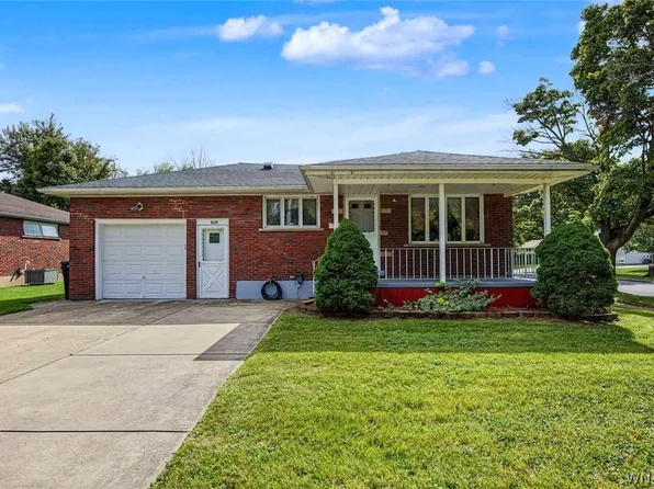 9605 Greenwald Ave, Niagara Falls, NY 14304