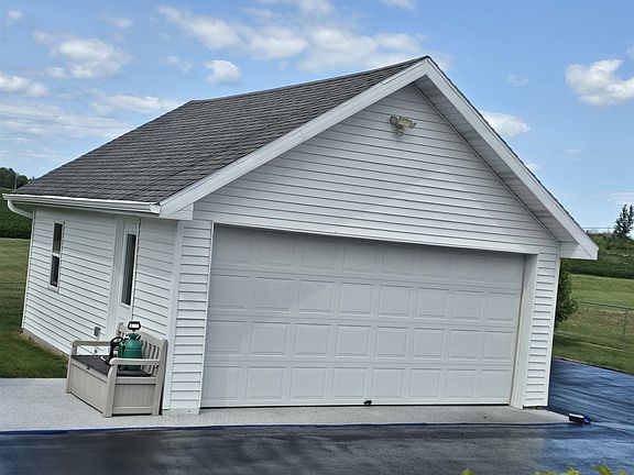 2nd image of 824 W Center Rd