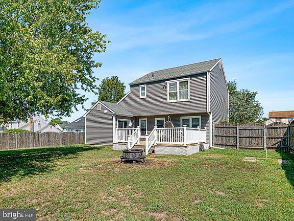 5th image of 6 Hampshire Ct