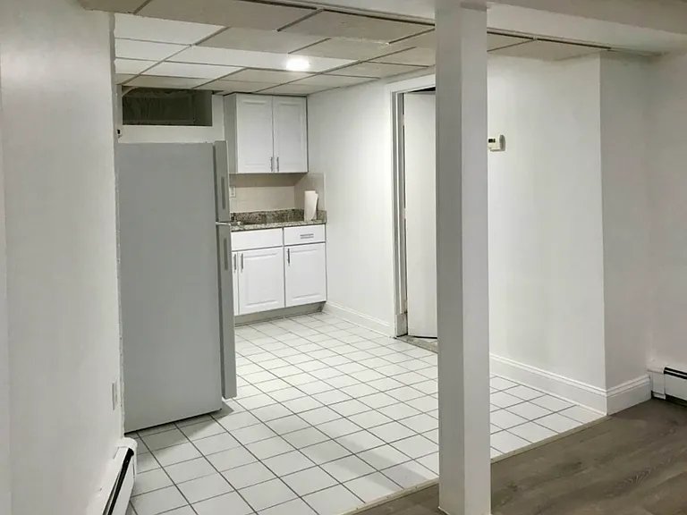 35 Parsons St #B — Photo 5